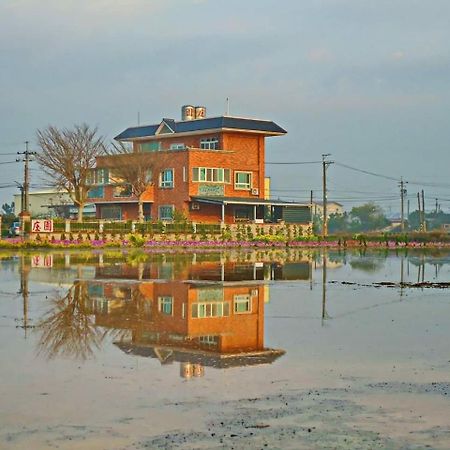 Manor Apartment Houli Bagian luar foto