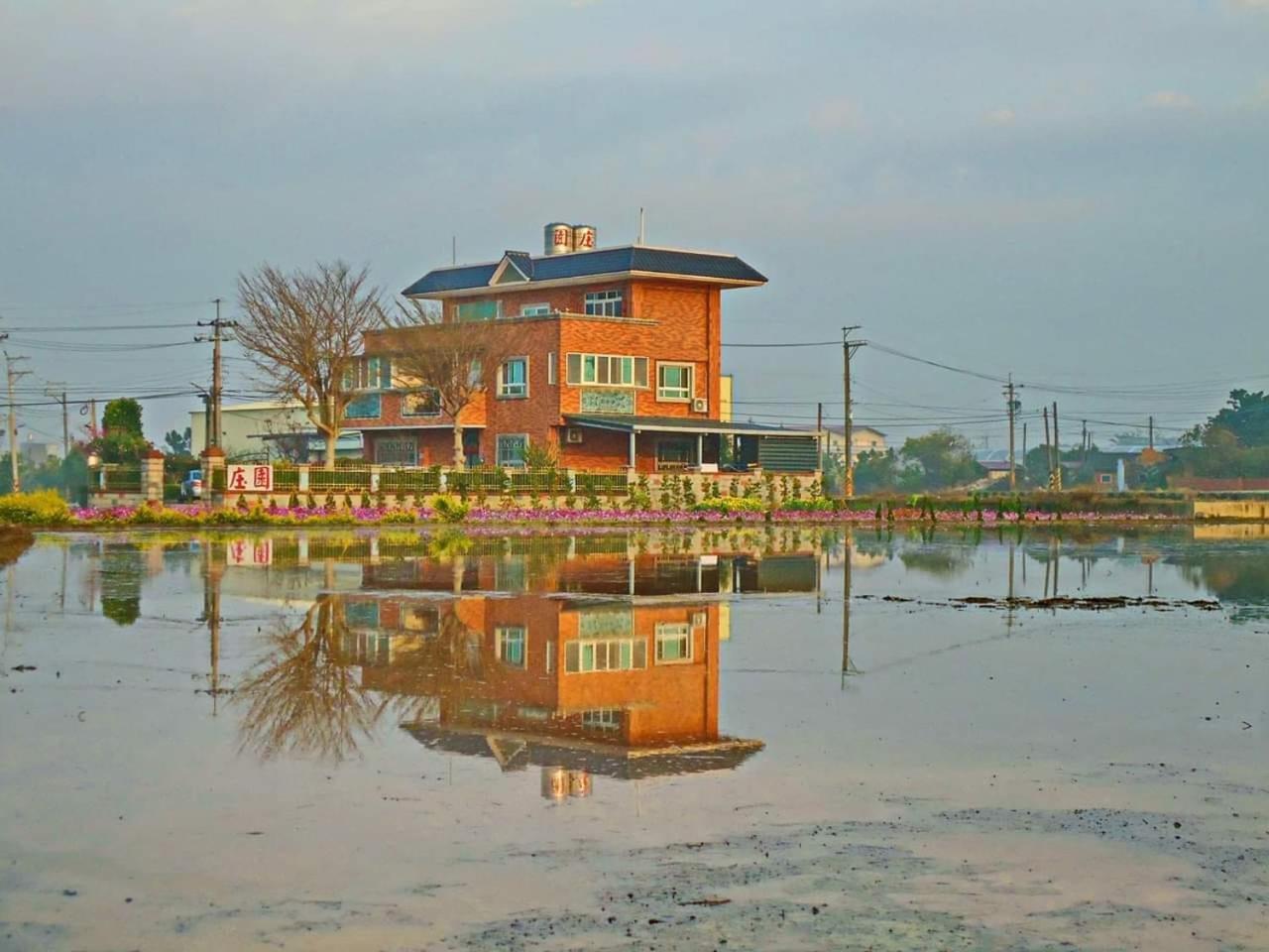 Manor Apartment Houli Bagian luar foto